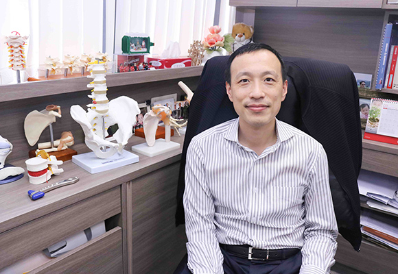 羅永年骨科專科醫生